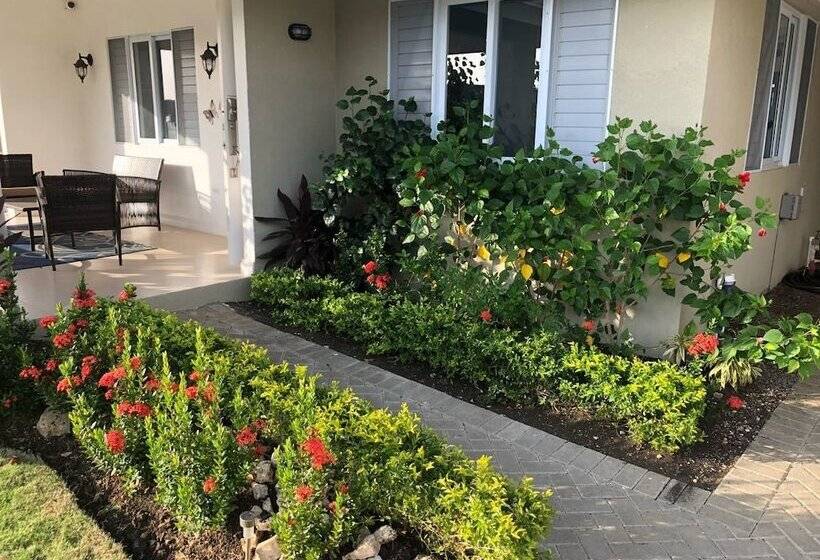 Sea Breeze Villa At Coolshade