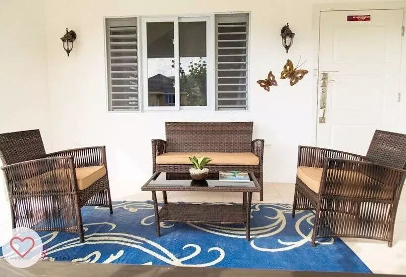 Sea Breeze Villa At Coolshade