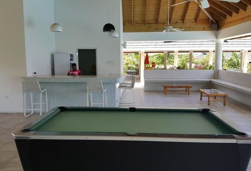 Sea Breeze Villa At Coolshade