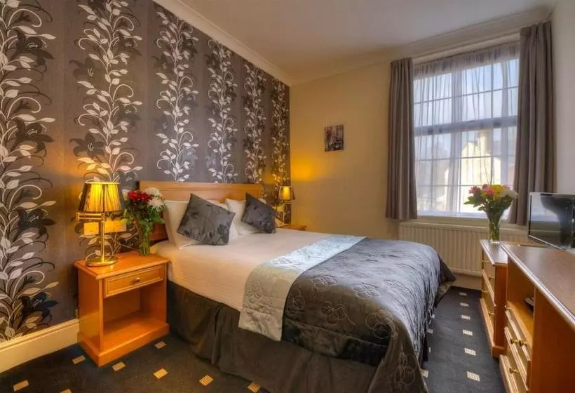 ホテル Bridge House