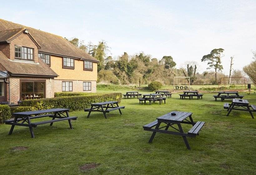 فندق Dog House By Chef & Brewer Collection