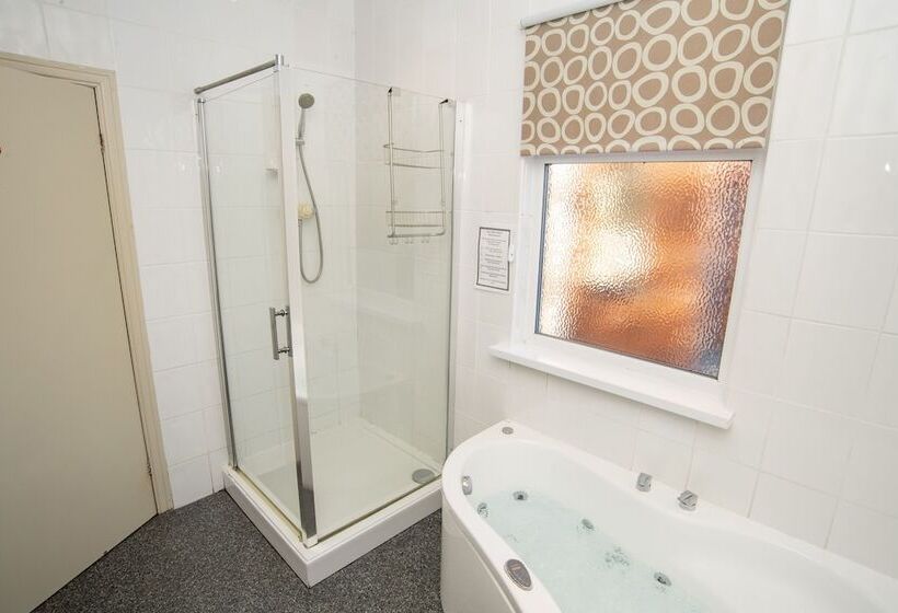 هتل Nomi Rooms & Restaurant