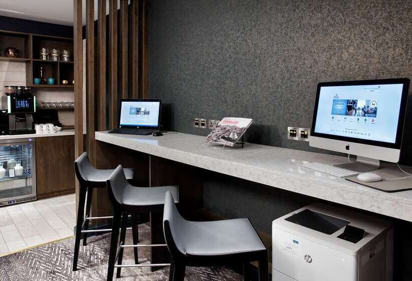 هتل Hilton Edinburgh Carlton