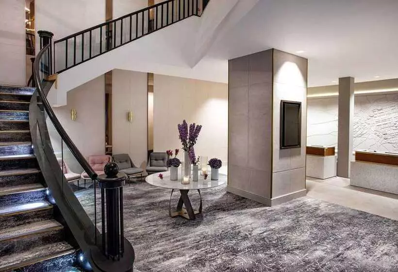 هتل Hilton Edinburgh Carlton