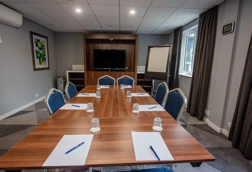 בית מלון כפרי Holiday Inn Express Canterbury, An Ihg