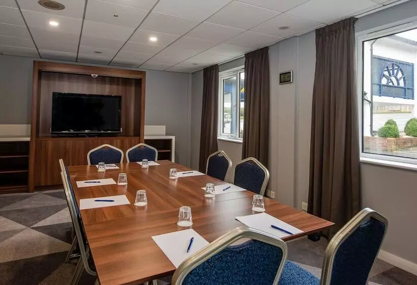 בית מלון כפרי Holiday Inn Express Canterbury, An Ihg