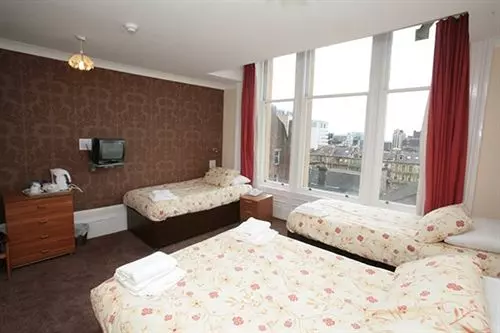 هتل Mclays Guest House