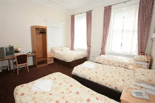 هتل Mclays Guest House