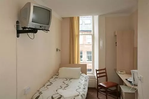 هتل Mclays Guest House