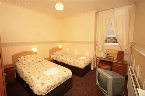 هتل Mclays Guest House