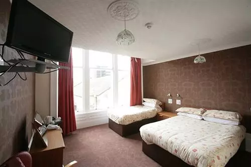 هتل Mclays Guest House