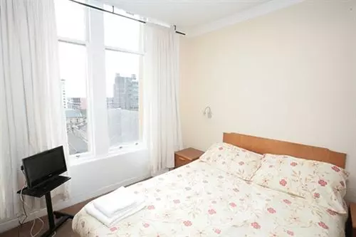 هتل Mclays Guest House