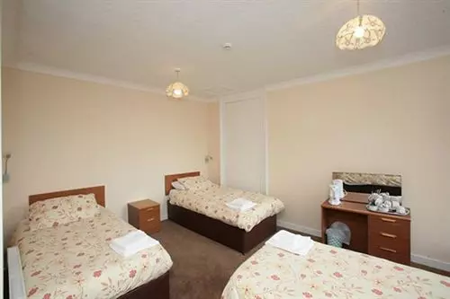 هتل Mclays Guest House