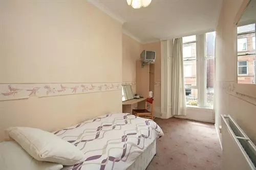 هتل Mclays Guest House