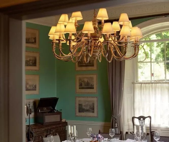 酒店 The Pembroke Arms