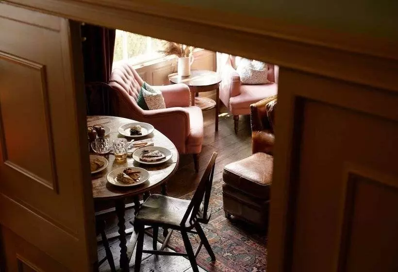 酒店 The Pembroke Arms