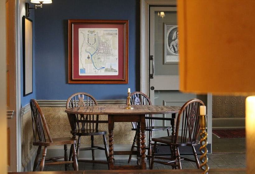 酒店 The Pembroke Arms