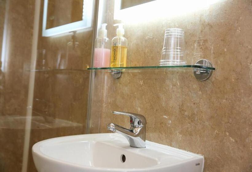 בית מלון כפרי The Seacliffe Whitby