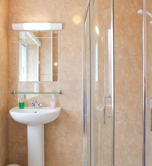 בית מלון כפרי The Seacliffe Whitby