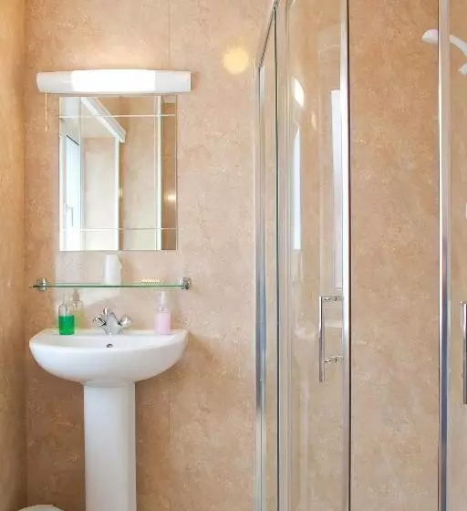 Отель The Seacliffe   Whitby