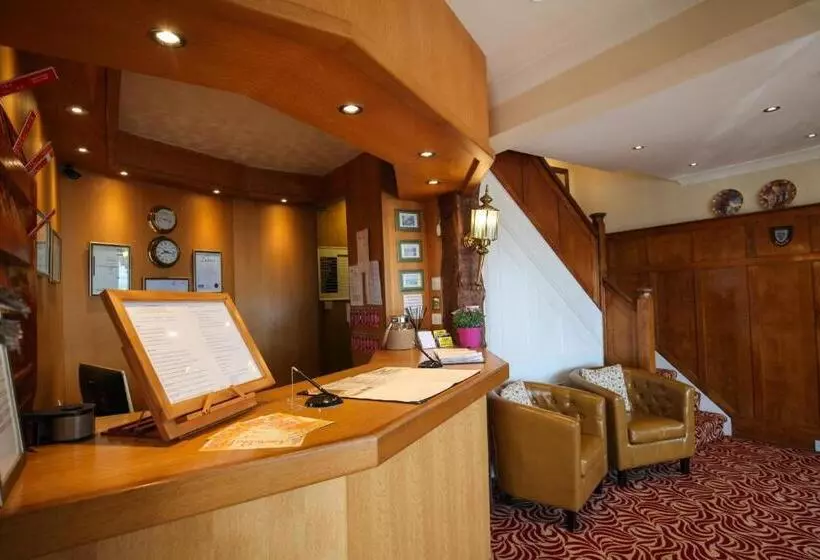 Отель The Seacliffe   Whitby