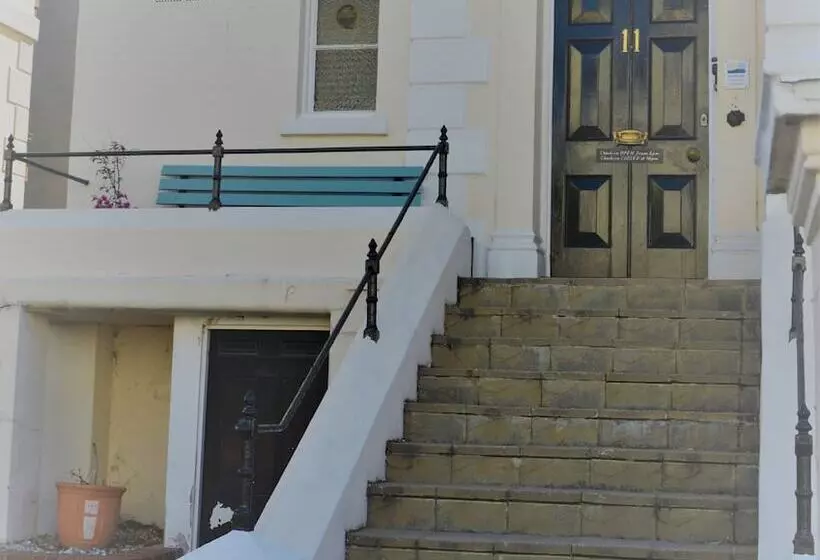 ホテル The Sheldon B&b Free Private Parking