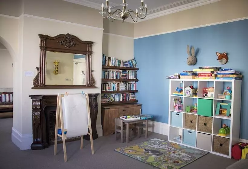 ホテル The Sheldon B&b Free Private Parking