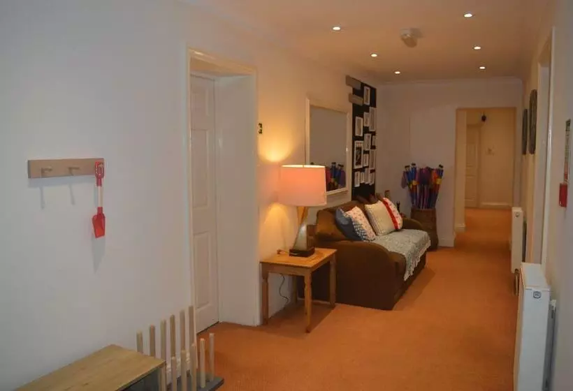 ホテル The Sheldon B&b Free Private Parking