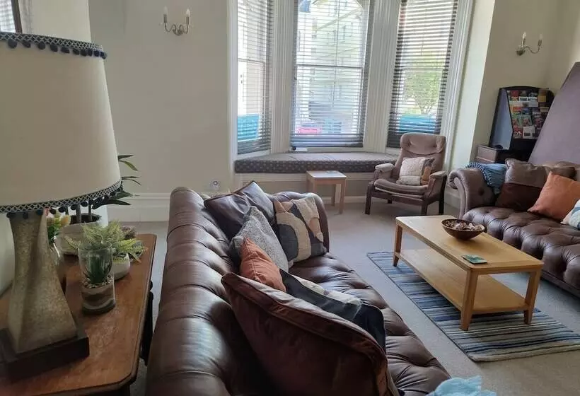 ホテル The Sheldon B&b Free Private Parking