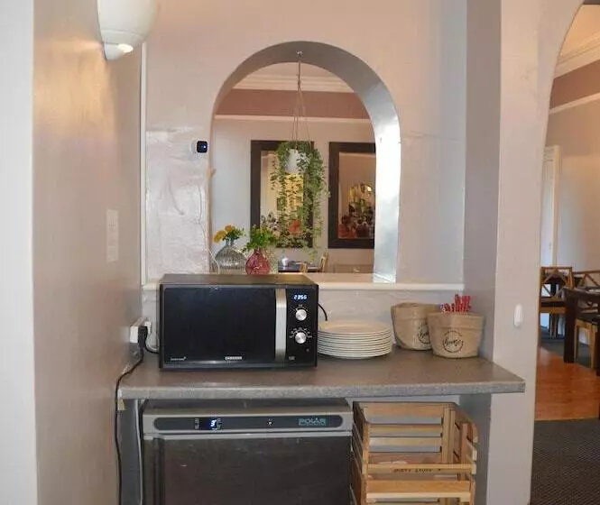 ホテル The Sheldon B&b Free Private Parking