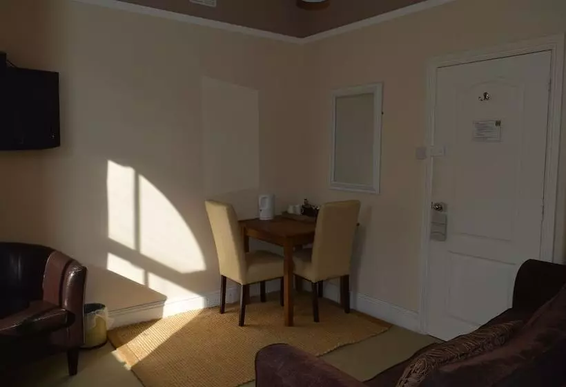 ホテル The Sheldon B&b Free Private Parking