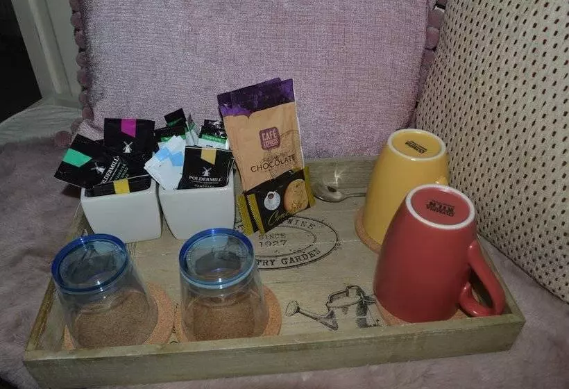 ホテル The Sheldon B&b Free Private Parking