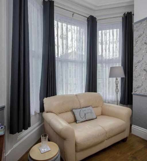 בית מלון כפרי The Wescoe Guesthouse