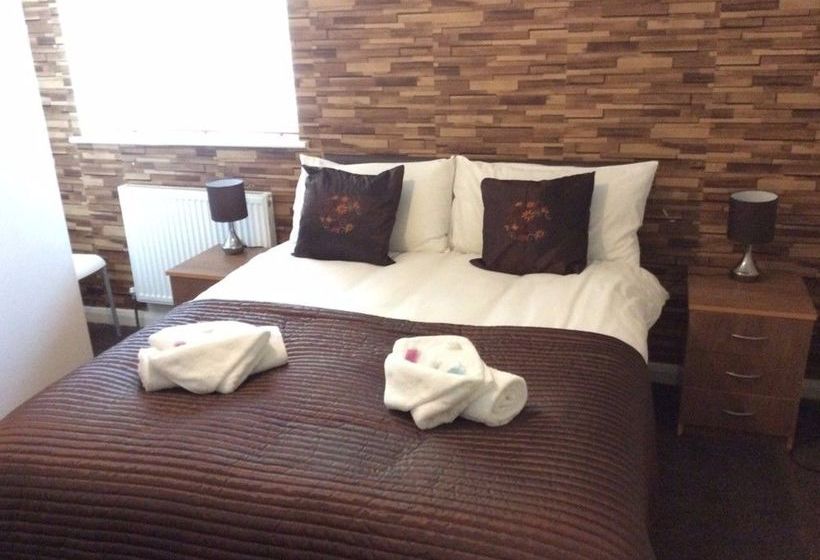 Hotel Three Bridges B & B  Gatwick