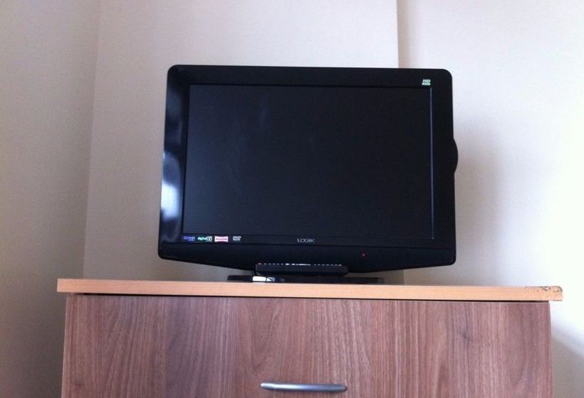 Hotel Three Bridges B & B  Gatwick