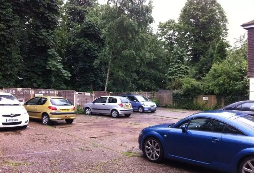 Hotell Three Bridges B & B  Gatwick