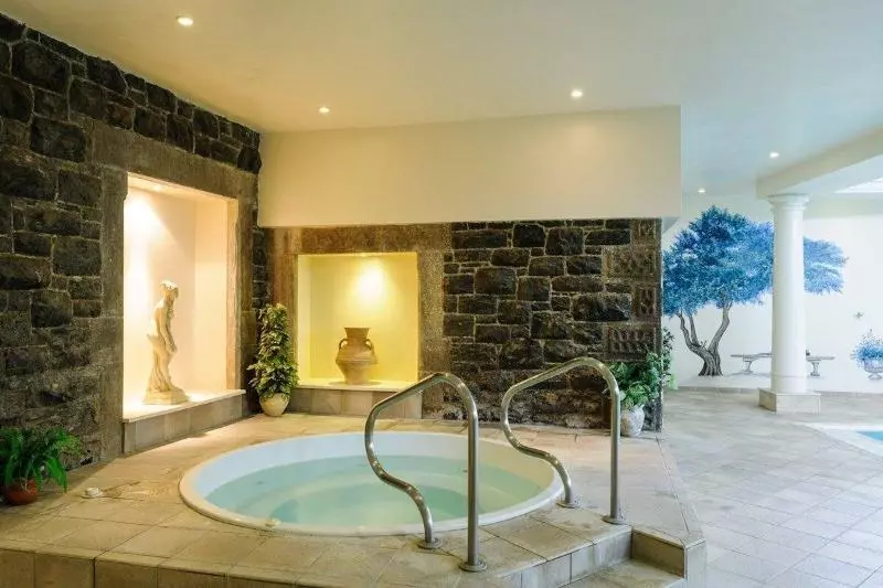 فندق Tre Ysgawen Hall & Spa