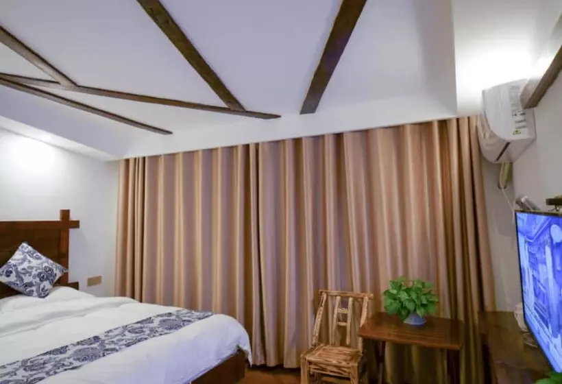 Hostelli Floral Hotel · Spring Guesthouse Zhangjiajie