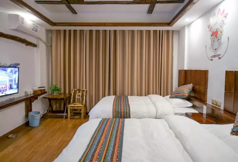 Hostelli Floral Hotel · Spring Guesthouse Zhangjiajie