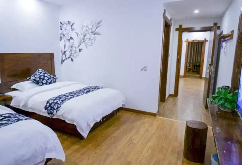 Hostelli Floral Hotel · Spring Guesthouse Zhangjiajie