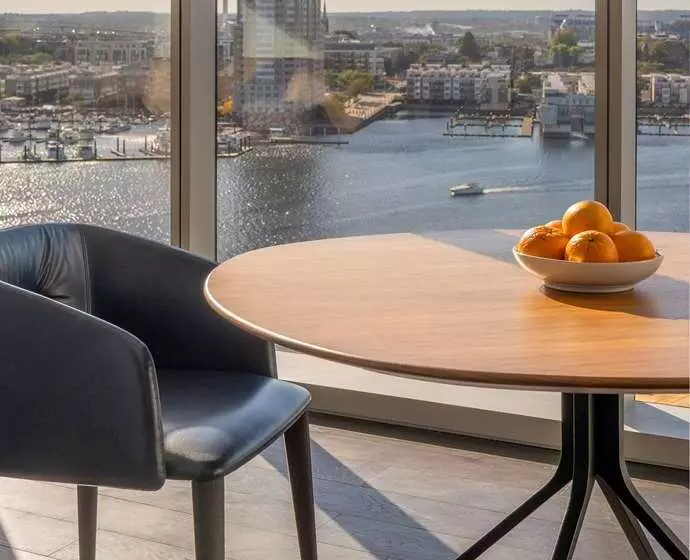 ホテル Canopy By Hilton Baltimore Harbor Point