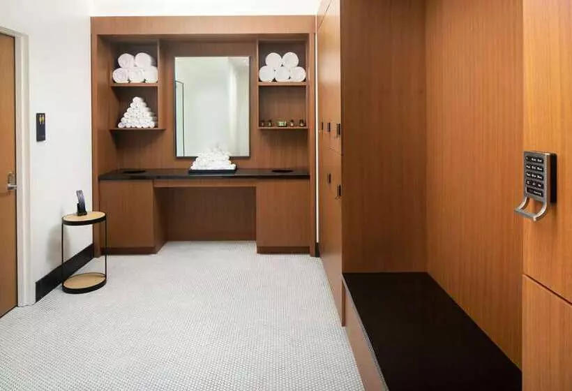 ホテル Canopy By Hilton Baltimore Harbor Point