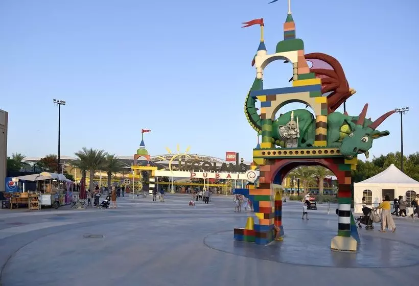 هتل Holiday Inn Dubai Al Maktoum Airport, An Ihg