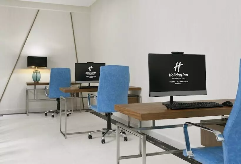 هتل Holiday Inn Dubai Al Maktoum Airport, An Ihg