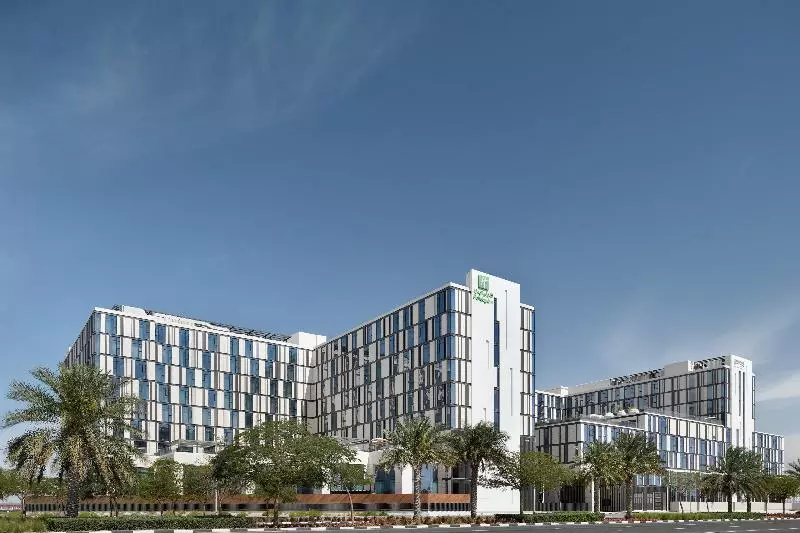 هتل Holiday Inn Dubai Al Maktoum Airport, An Ihg