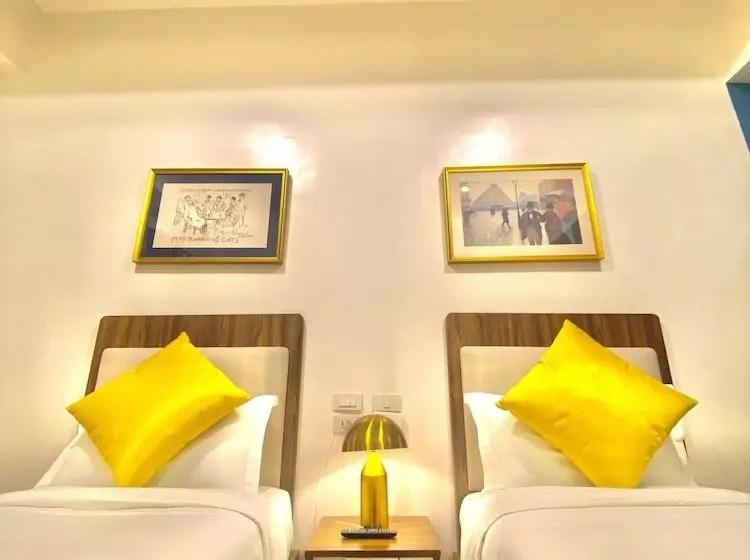 Hotelli I Suites