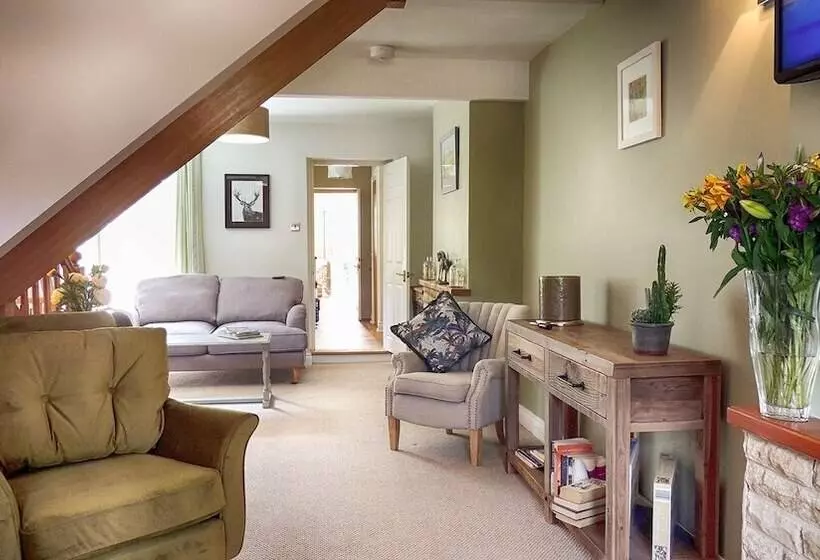 Ivy Cottage
