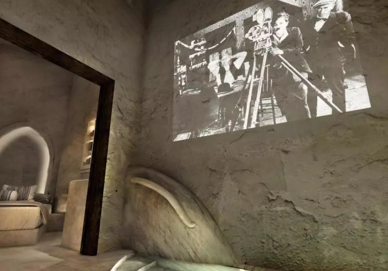 Majatalo White Cave Suites