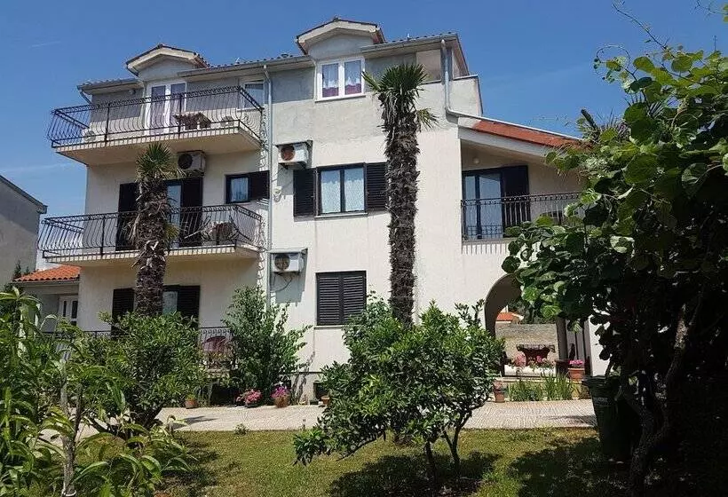 Apartments Zova