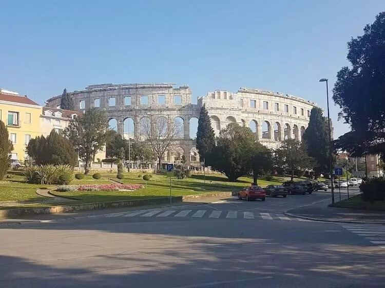 Apartments Zova